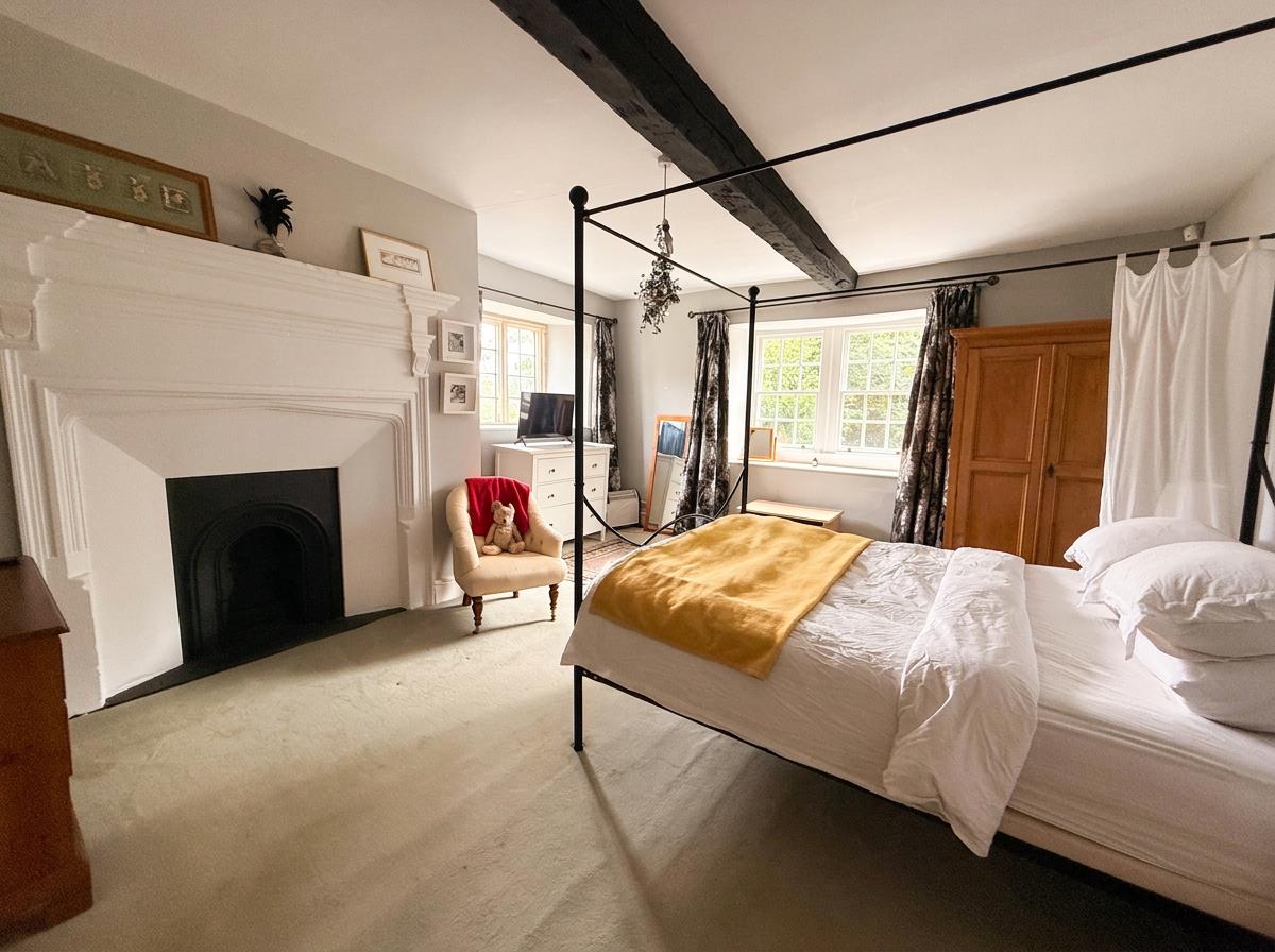 Kates bedroom.png